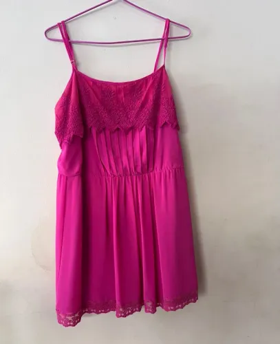 Vendo lindos vestidos de festa apenas R$60,00