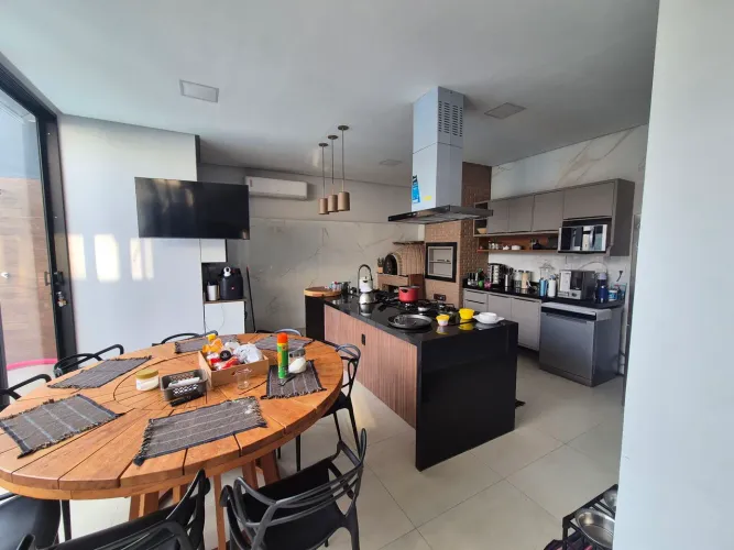 Casa em condomínio fechado