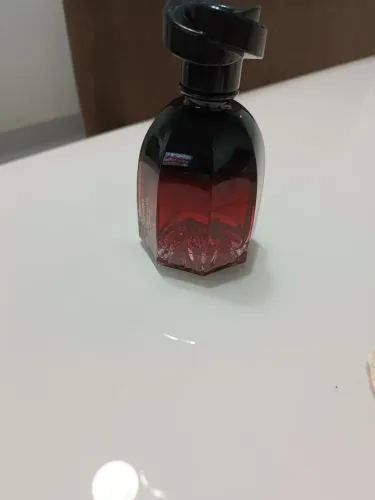 Perfume semi novo 