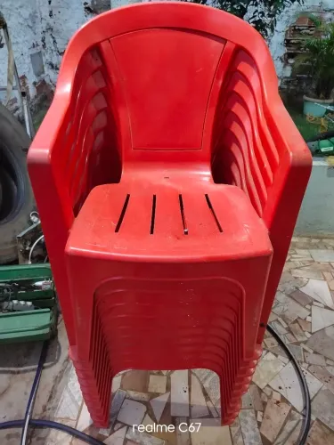 Cadeira de bar( poltrona) de plástico