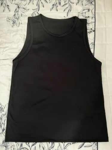 Vendo regata preta tamanho M