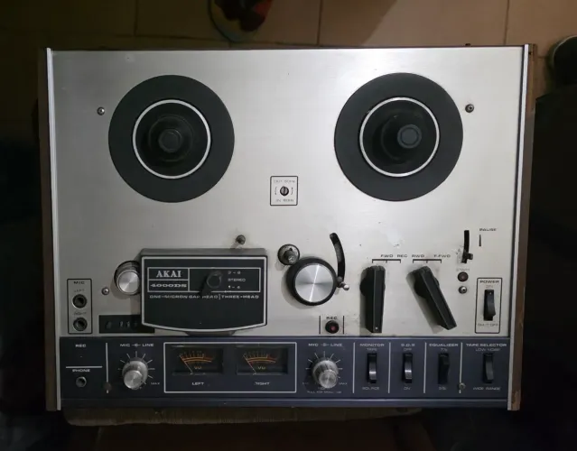 GRAVADOR DE ROLO AKAI 4000 DS