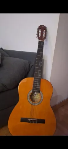 Violão semi novo