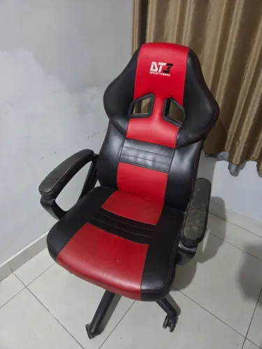 Cadeira Gamer DT3 Sports GTS (Preto / Vermelho)