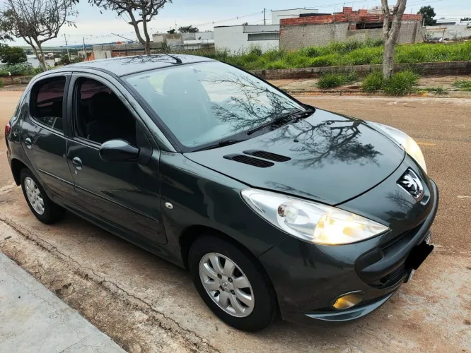 Peugeot 207 XR Sport 1.4 Flex 8V 5P 2010