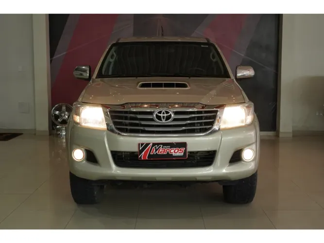 Toyota Hilux CD SRV D4-d 4X4 3.0 TDI Diesel AUT 2015