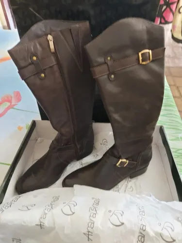 Bota feminina de couro