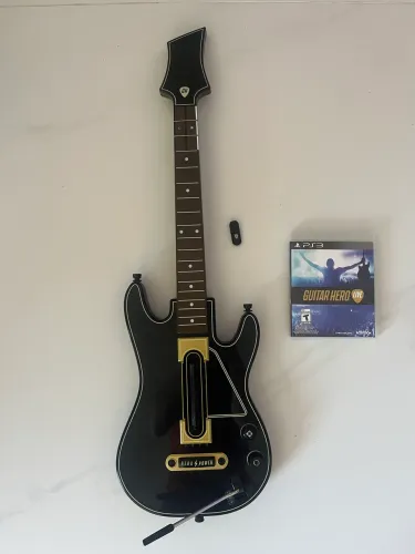 Guitarra e jogo Guitar Hero Live PS3