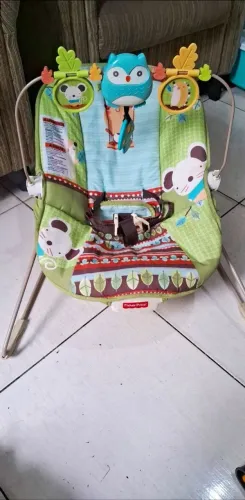 Cadeira vibratória Fisher Price 