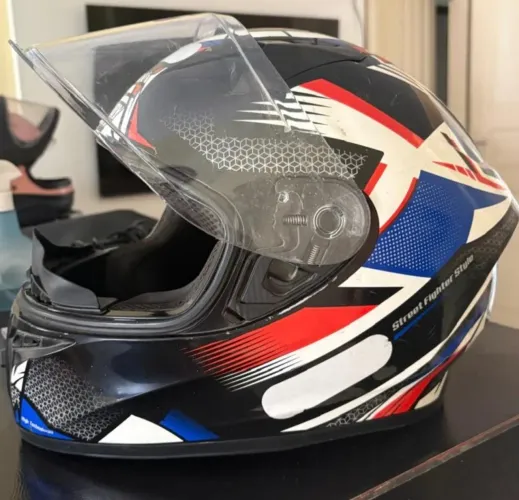 Capacete