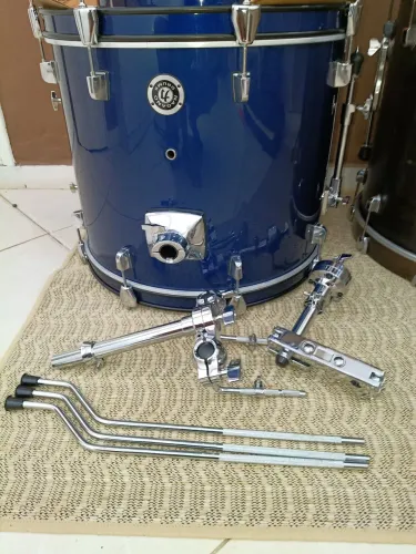 Bateria Nagano Garage excelente estado