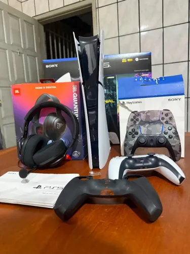 Ps5 Slim Mídia Digital 1TB 2 controles e Fone Gamer JBL na garantia