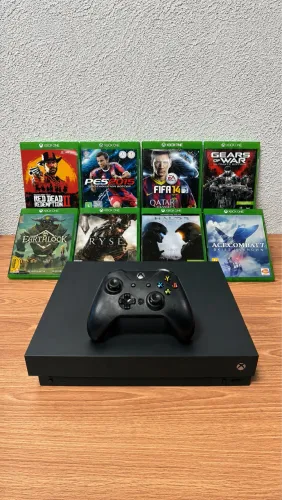 Xbox One X 1TB + 9 Jogos + GTA V e FC 24 Digital + Controle