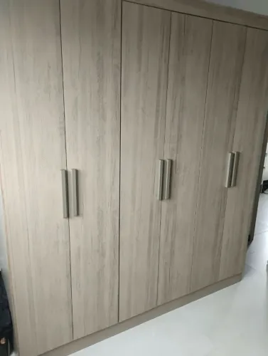 Vendo guarda roupa 6 portas casal. Excelente estado de conservação