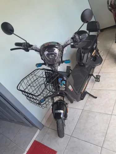 Bicicleta Elétrica Turbo 500W Adulto Sem CNH com Cesto para Mobilidade Urbana e Passeio