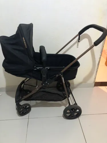 Carrinho Moisés Galzerano Preto com Detalhes Bronze - Semi Novo