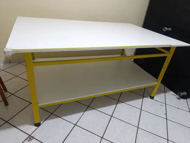 Mesa grande para corte tecido