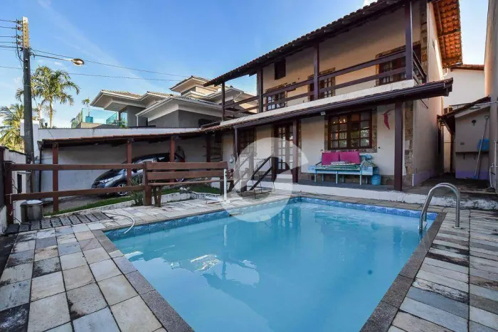 Casa com 3 dormitórios à venda, 176 m² por R$ 1.999.000,00 - Camboinhas - Niterói/RJ