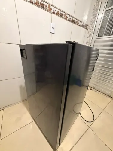 Frigobar Geladeira de 1000 reais por 800
