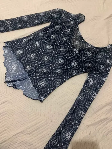 Blusa Manga Longa Estampada Azul Marinho - Tule/Transparente no peito tem forró