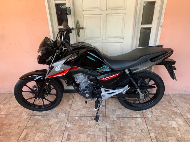 Vendo moto titan 160
