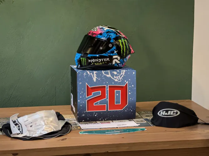 CAPACETE HJC RPHA 1 QUARTARARO - NOVO NA CAIXA
