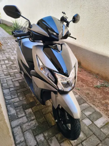 VENDO HONDA ELITE 2024/2025 11800KM