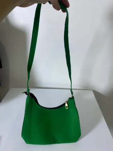 Bolsa de ombro alça curta 