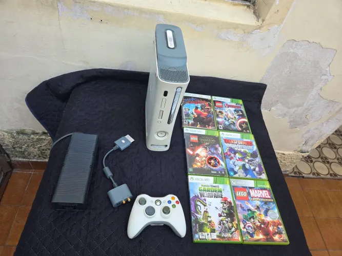 console de videogame Microsoft Xbox 360 (Modelo "Fat" / Original) na cor branca.+ 6 jogos