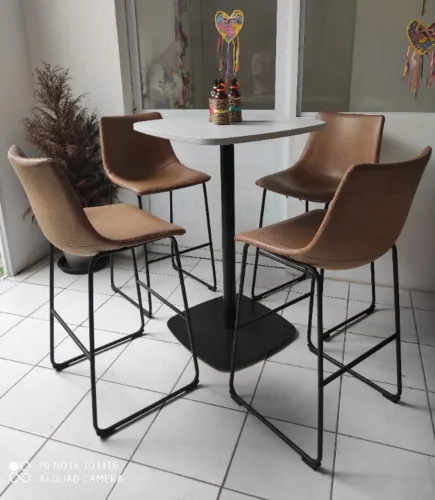 Conjunto Mesa alta com 4 cadeiras bistrô