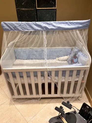 Vendo berço 4 em 1 com colchão e kit berço completo