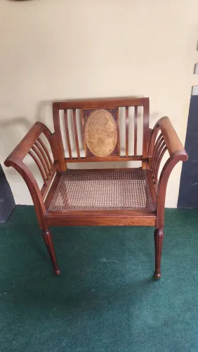 Poltrona Antiga em Madeira Nobre Maciça - Palhinha Original - Déc. 1930/50