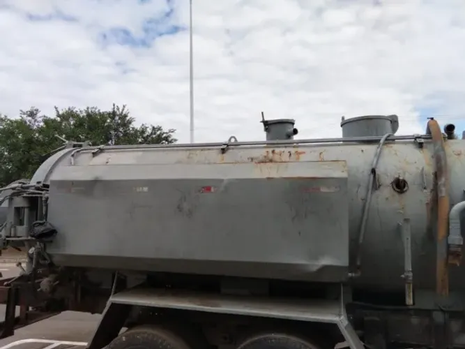 Tanque de caminhão