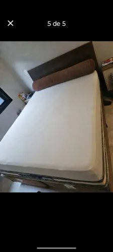 Cama box Queen + colchão+ cabeceira + almofadas rolo