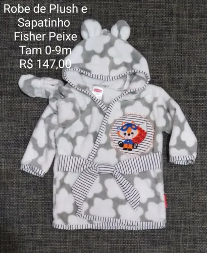 Robe de plush com sapatinho- Marca Fisher Price -tamanho de 0-9 meses