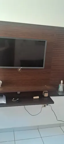 Painel de TV rudinik em bom estado