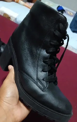Bota marca grife muritalle usado apenas 2 vezes 
