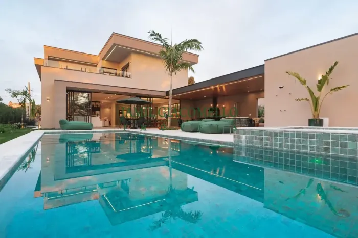 Casa de Condomínio MOBILIADA, à venda, em Cabreúva - Portal Japy Golf Club - Altíssimo Pad