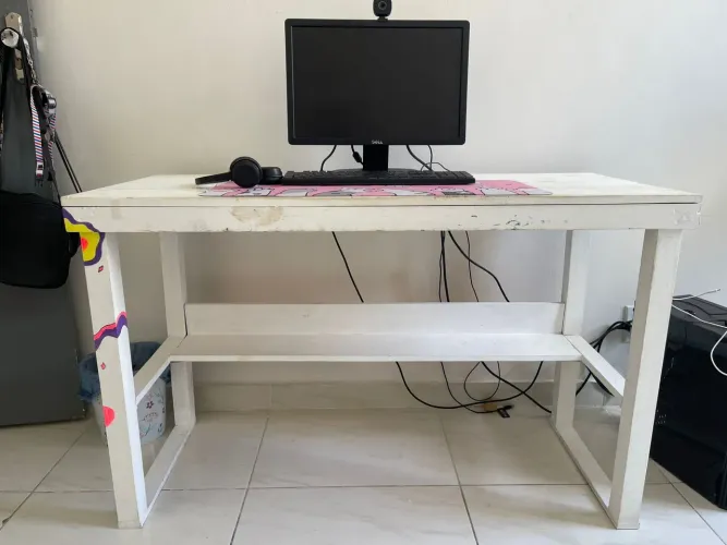 Escrivaninha / Mesa / Balcão