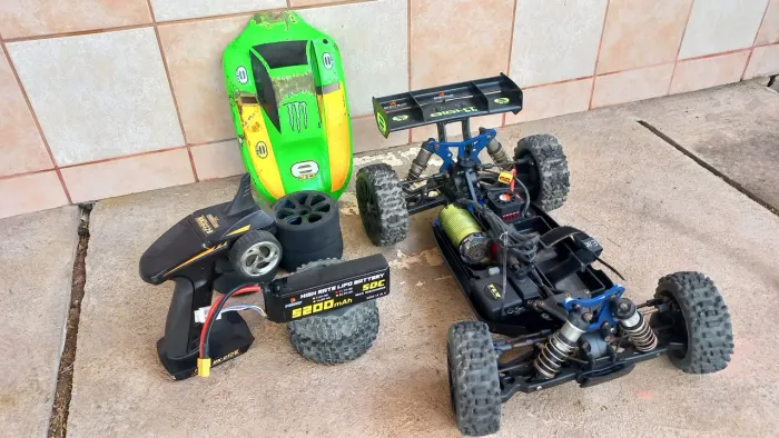 Automodelo bug losi 