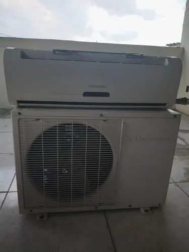 Ar split 12000btus funcionando normalmente 