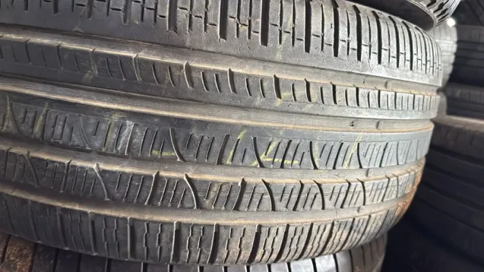 Pneu Pirelli 245/45/20 90 % Vida util