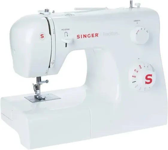 Máquina de costura SINGER Tradition.