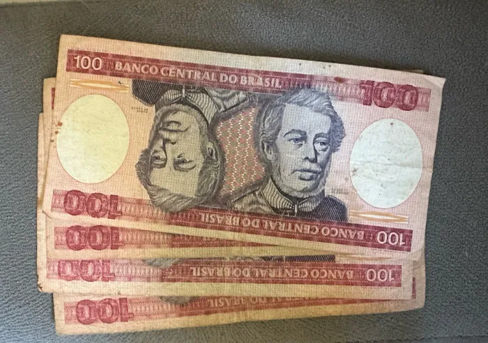 Lote cédulas 100 cruzeiros (4 notas)