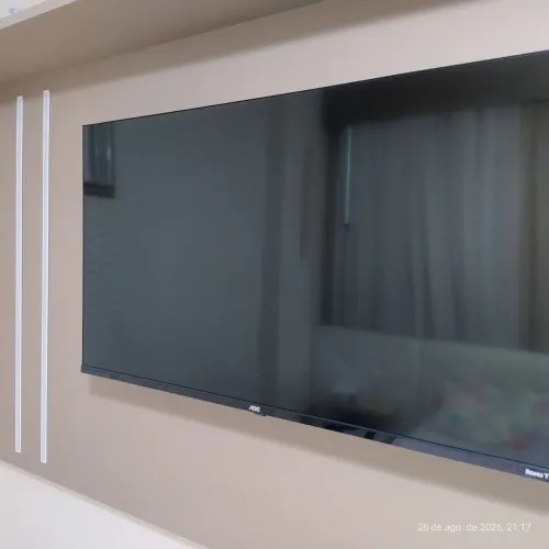 Tv AOC