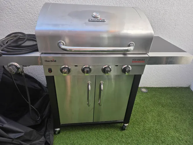 Churrasqueira a gás Char-Broil