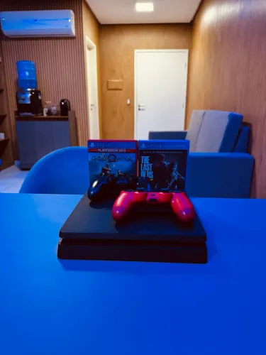 Video game PS4 slim