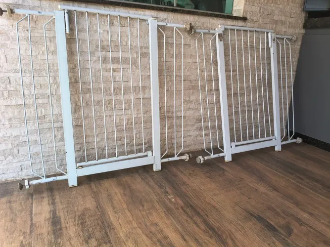 2 Grades/ Portão Para Cachorro e Bebês.