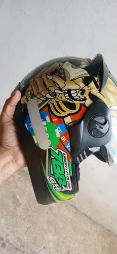 Capacete seminovo