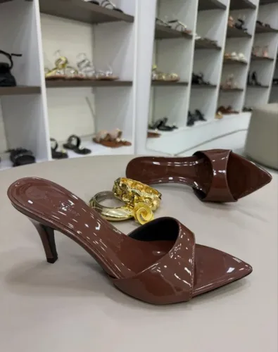 Lindo Scarpin Mule Verniz Marrom (Tamanho 39) - Novo!